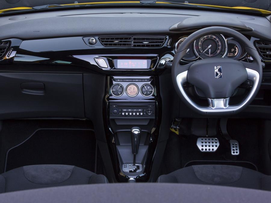  Citroen DS3 Cabrio 2013 года  (AU) (фото 7 из 17)